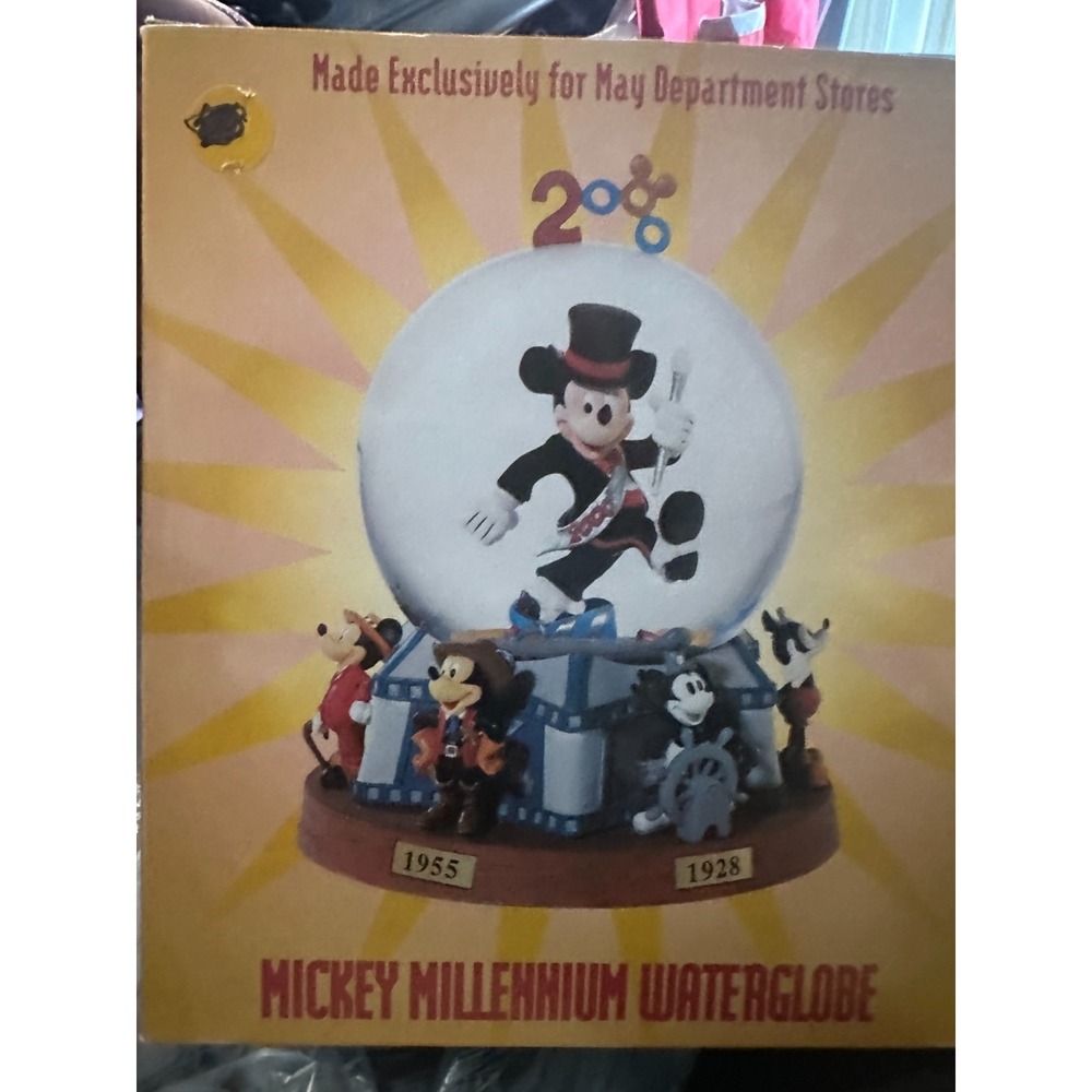 Disney Mickey Mouse Snow Globe Figurine 2000 Collectible Disney Franchise